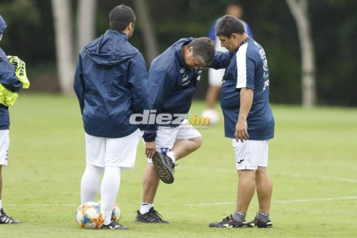 'Bolillo' Gómez recibe a viejo conocido en el entrenamiento de Honduras; el mano a mano de Elis con Choco Lozano