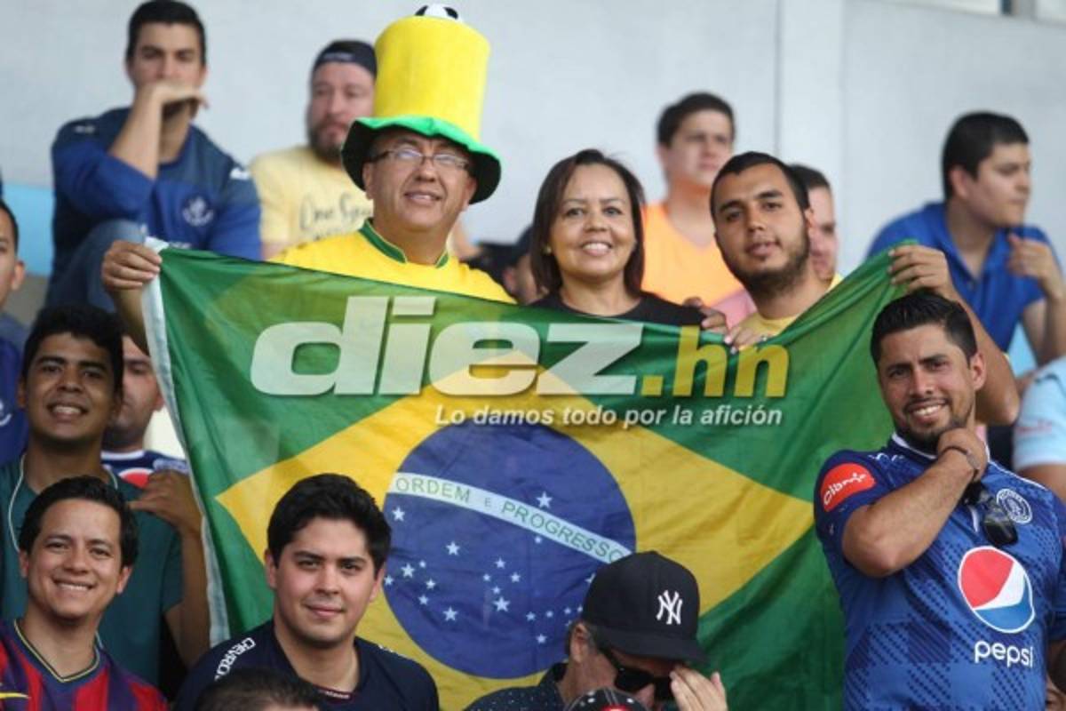 ¡Ambientazo! La gran fiesta en el estadio Nacional por ver a Ronaldinho