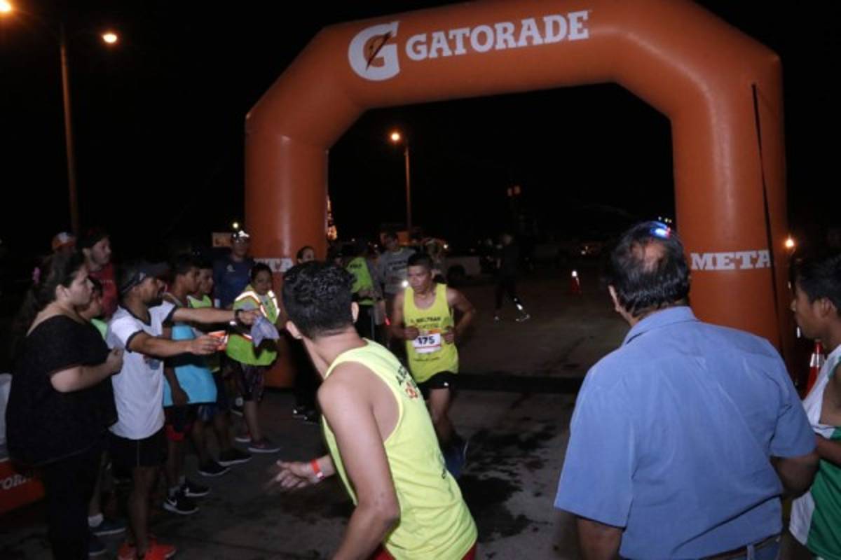 ¡Alegría, besos y bellezas! Las imágenes que dejó la sexta Maratón del Atlántico