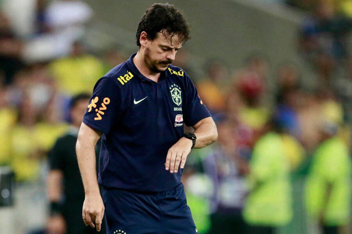 Brasil eligió a su nuevo entrenador tras el despido de Diniz y el rechazo de Ancelotti: firma hasta el Mundial 2026