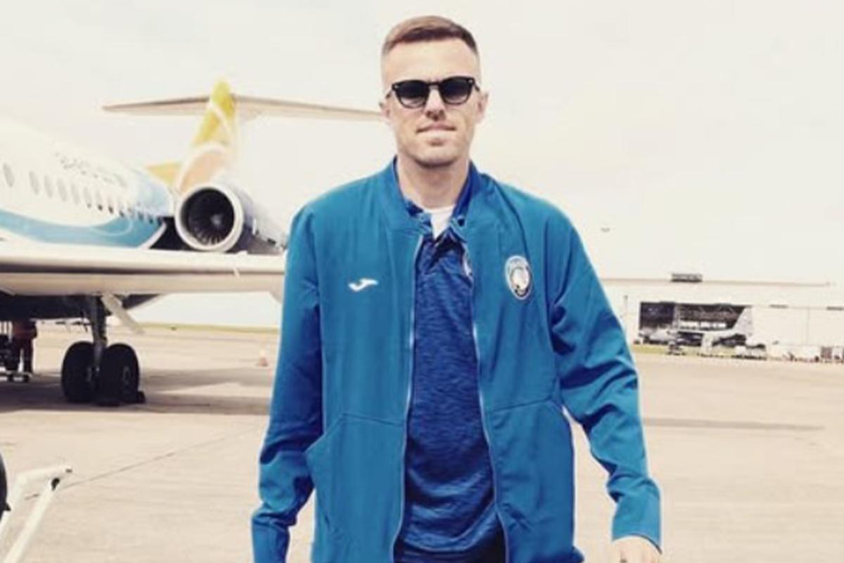 Fue uno de los delanteros más temidos de Europa, una presunta infidelidad lo hundió y así luce a sus 38 años