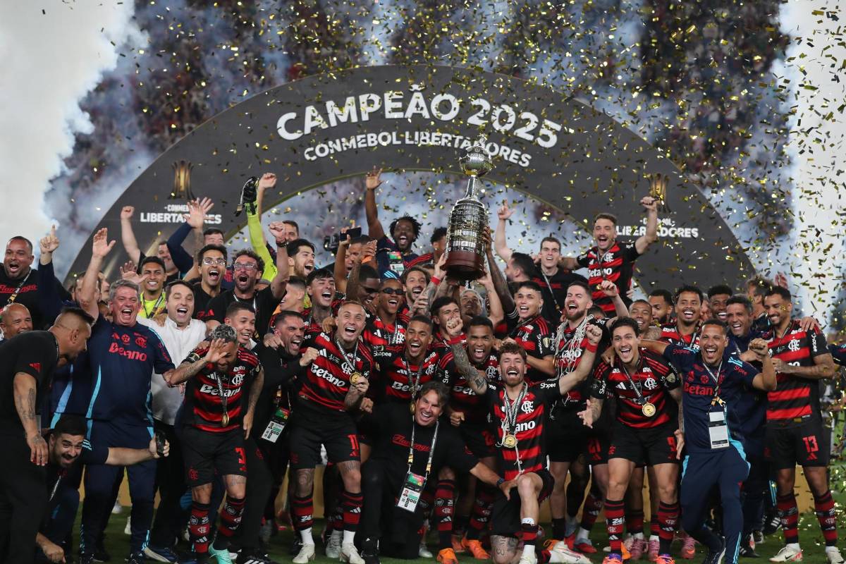 Puyol rechaza el trofeo de Copa Libertadores, el fallo del árbitro y el VAR; celebración de Flamengo y el récord que se rompió