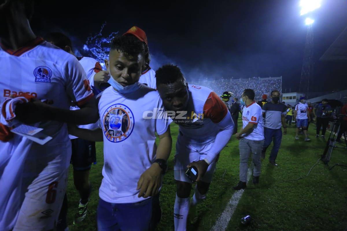 No lo viste en TV: Las hermanas que son novias de dos figuras de Olimpia, el llanto de futbolistas de Real España y la ‘gaseada’ a los albos