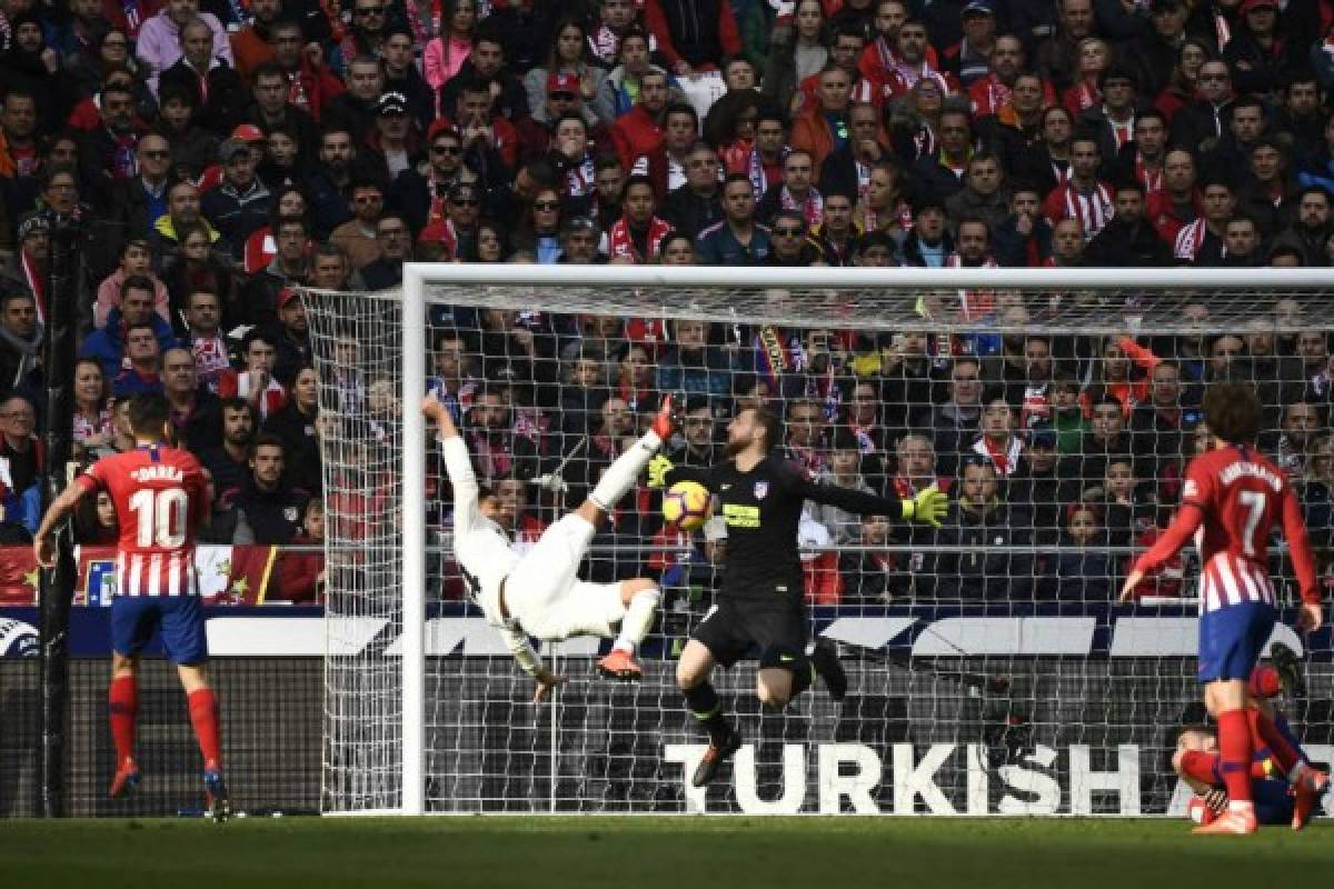 En fotos: El gesto feo de Gareth Bale a hinchas del Atlético y lanzan 'ratas' a Courtois