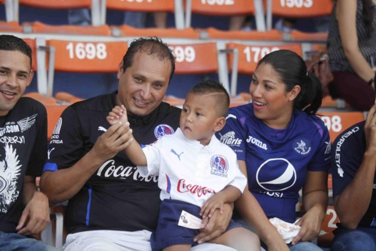 Las mejores imágenes de ambiente del clásico Motagua-Olimpia