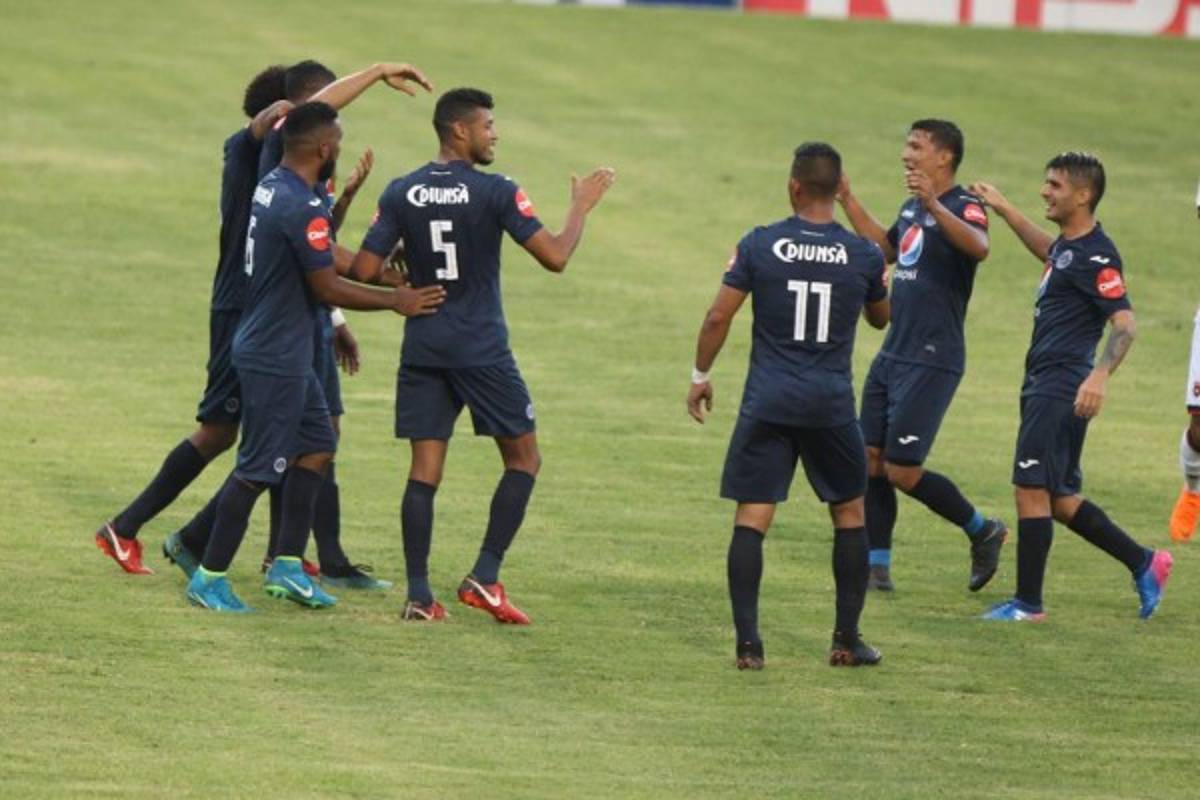 MERCADO: Futbolistas de Olimpia no saben dónde jugarán y Najar es noticia