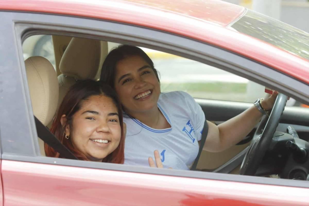 ¡Robaron suspiros! Las bellas chicas que engalanaron el Morazán para el Honduras vs Costa Rica por la eliminatoria