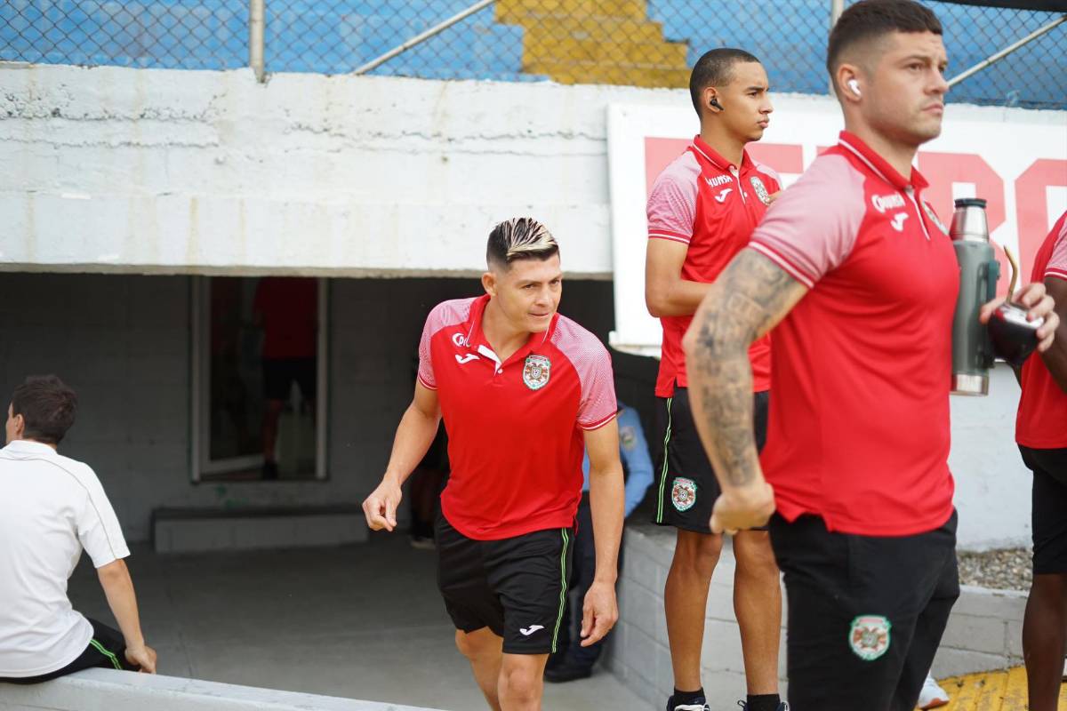 Sus nuevos compañeros lo molestaban y mostró su técnica: Así son las primeras postales de Francisco Martínez en Liga Nacional