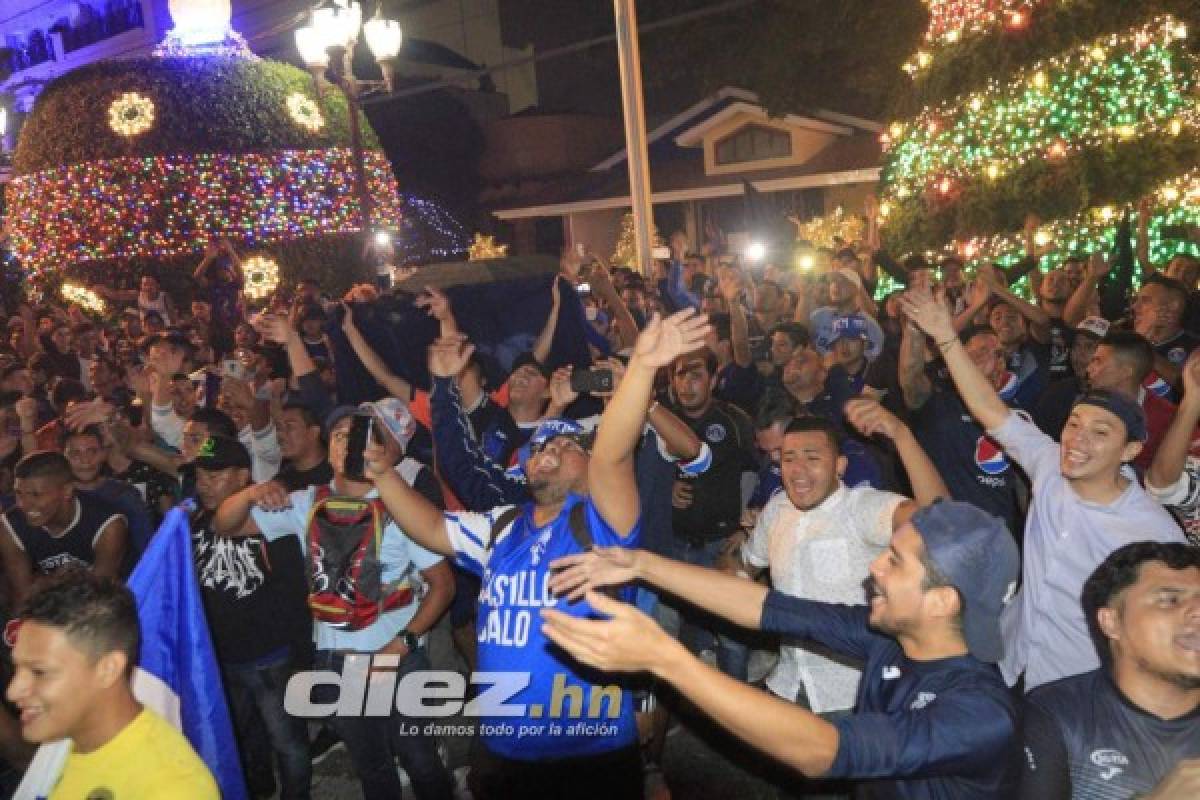 ¡Locura azul! Afición de Motagua y el banderazo previo a la final de la Liga Concacaf