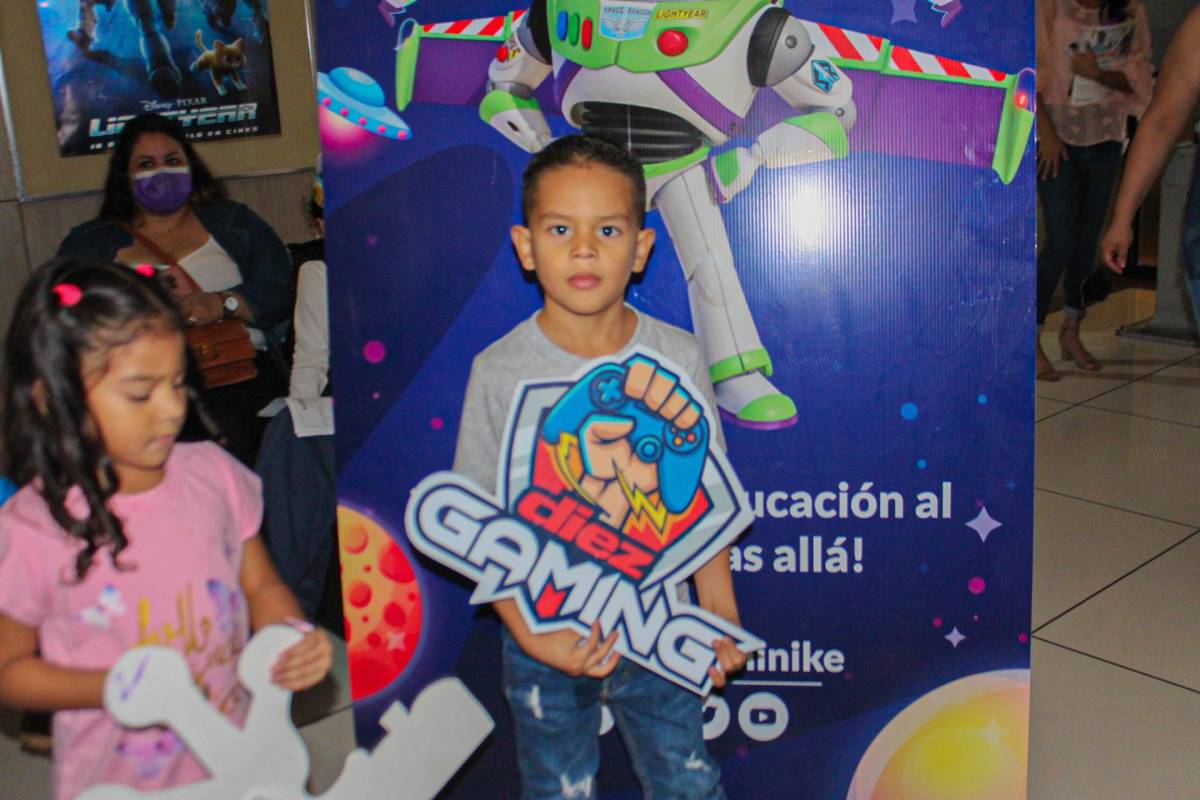 ¡Los pequeños la pasaron genial y disfrutaron de muchas actividades y regalos en la premier de ‘Lightyear’!