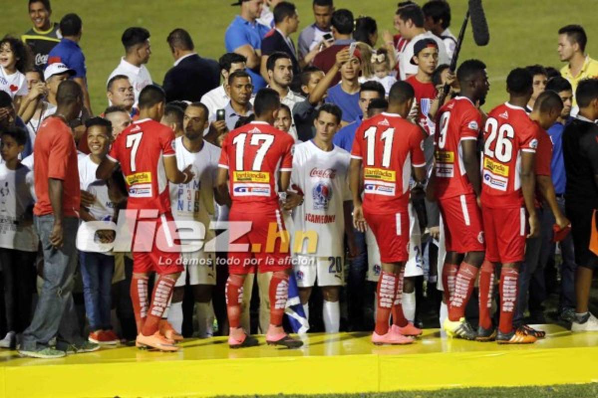 La tristeza de Real Sociedad tras perder su cuarta final