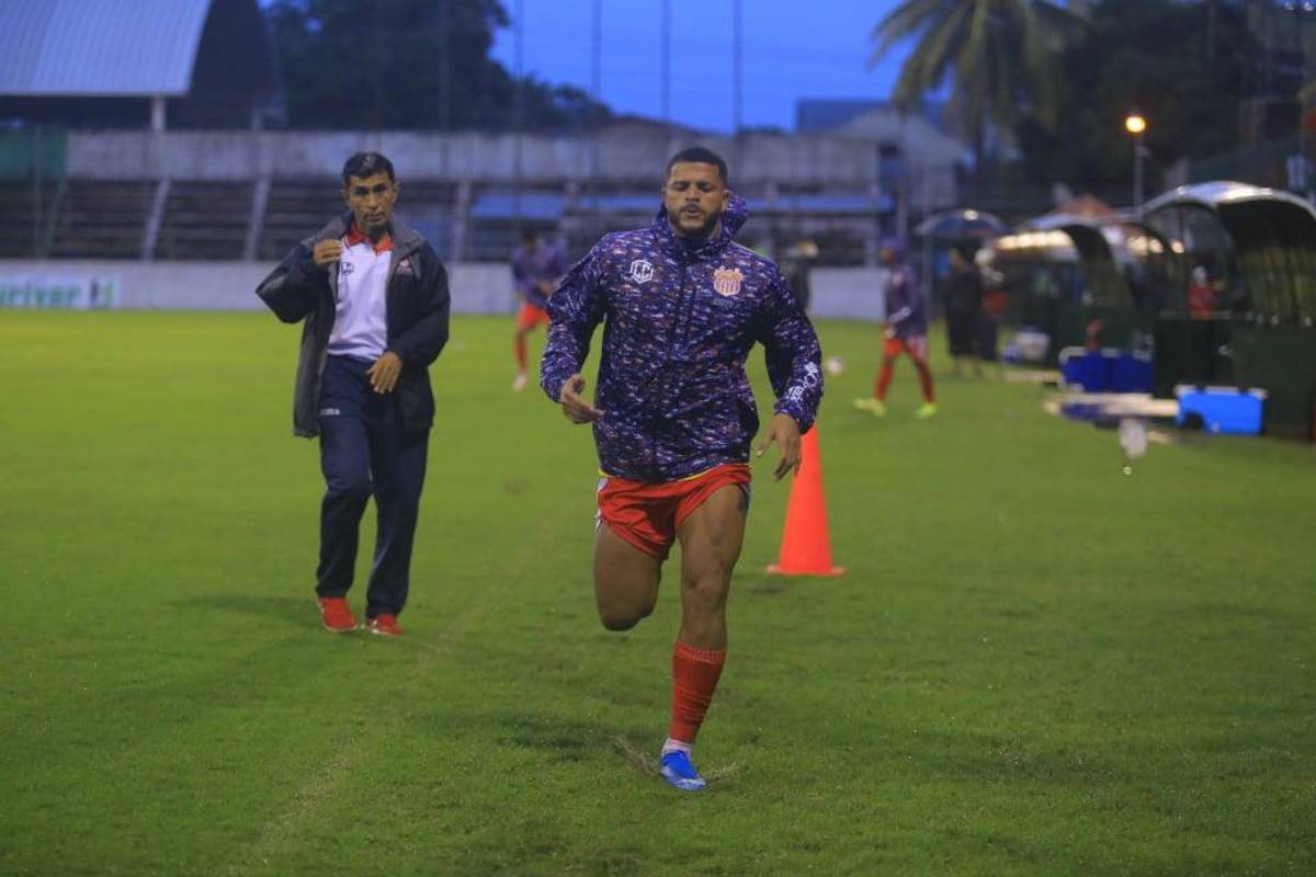 Las fotos más curiosas que dejó la jornada 5: chicas bellas, Héctor Vargas en el Morazán ¡y sub-20 de Victoria debuta sin jugar!