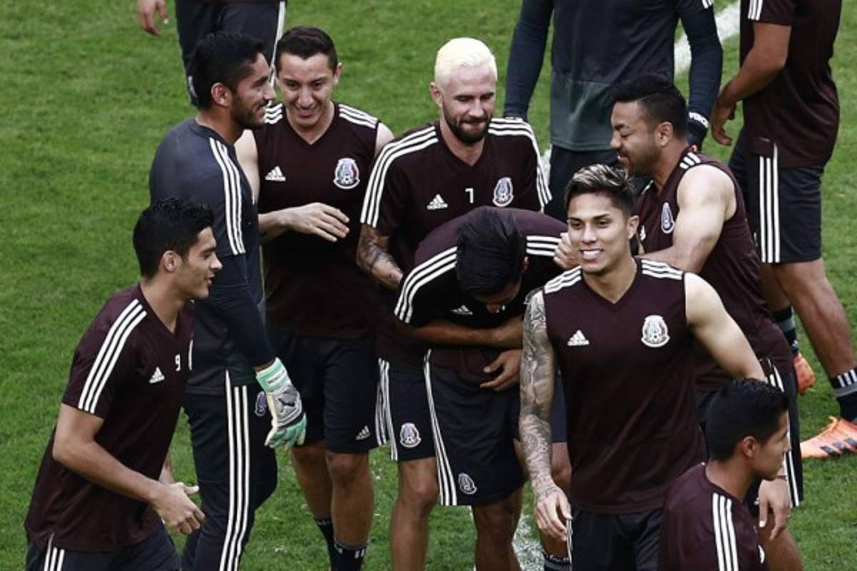 Las curiosidades que se vieron en el entreno de Brasil y México previo a la batalla