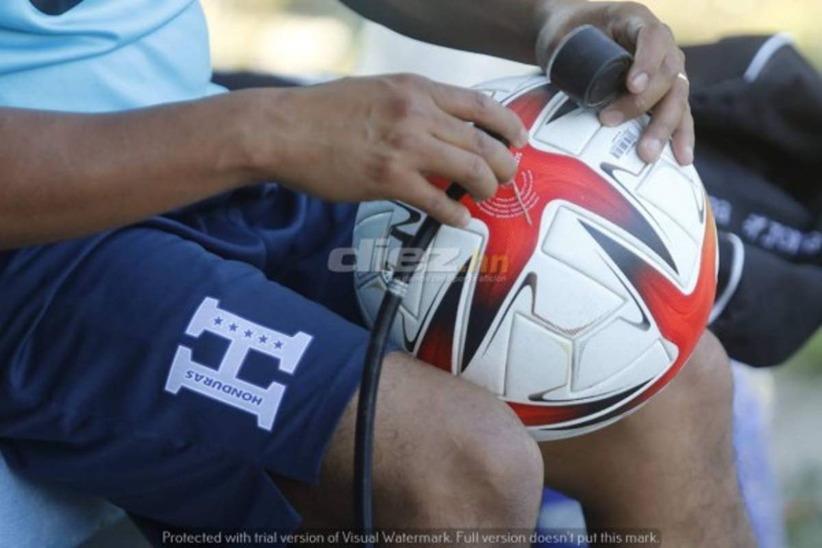 ¿El último entreno de Coito en la H? El entrenador no paró de sonreír y la práctica se hizo en cancha privada