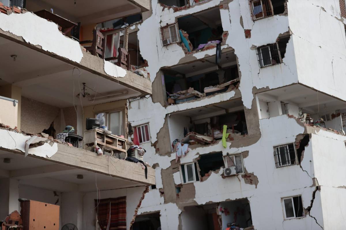 Edificios caídos y gente en la calle: así es la destrucción luego del terremoto en Venezuela