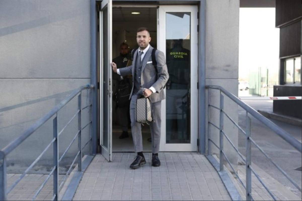 ¡Que elegancia! Así fue la llegada del Barcelona a Holanda para su partido ante PSV