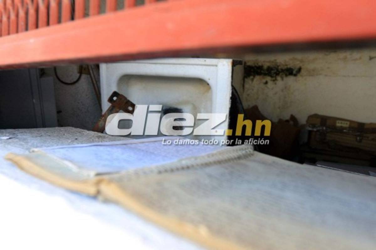 El feo y abandonado estadio donde entrena Honduras en Cuernavaca