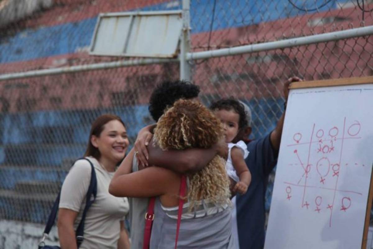 La bella hermana de Elder Torres y la sorpresota que recibió en el entreno del Vida