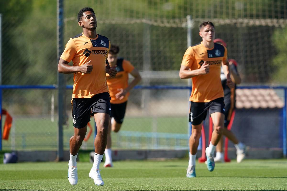 Así fue el primer entrenamiento del “Choco” Lozano con el Getafe y se conoce ya el nuevo número que usará en España