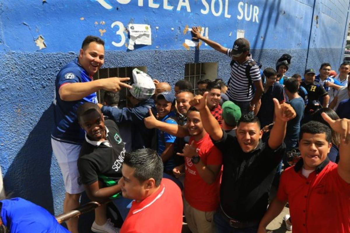 Locura en las taquillas del Nacional por los boletos para ver el juego ante Pachuca