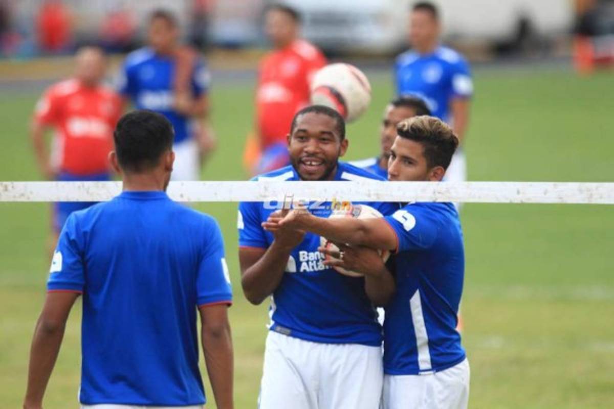 Los flashazos que dejó la visita sorpresa de Fabián Coito en el entreno de Olimpia