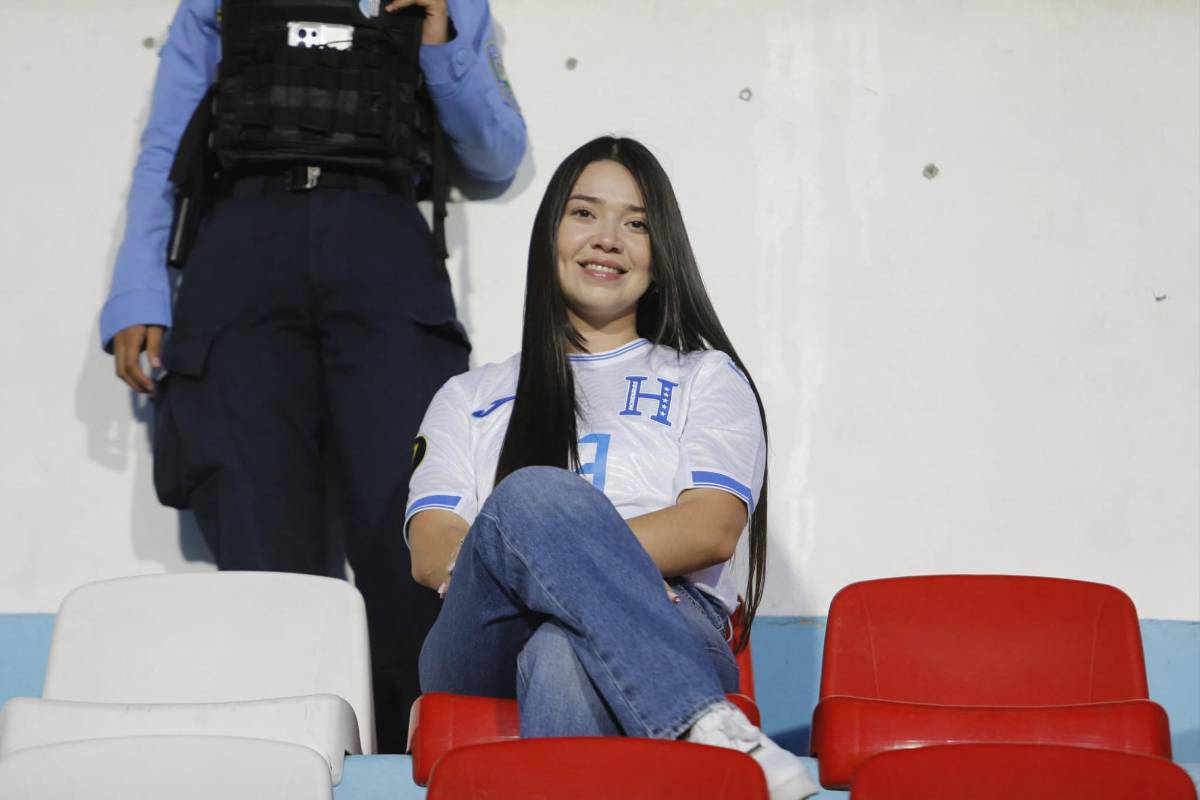 La bella nicaragüense que enamoró y las hondureñas que arrancaron suspiros; el ambiente del Honduras vs Nicaragua