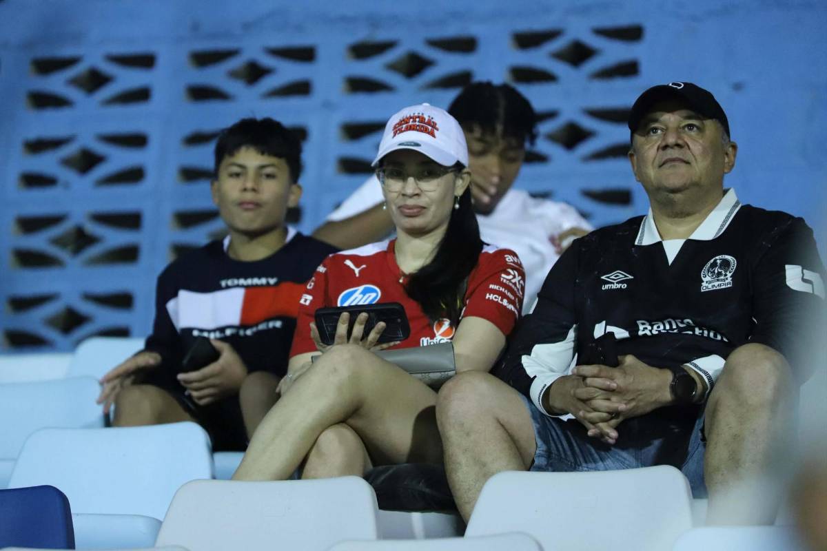 ¿Quién es la guapa colocha que robó suspiros en La Ceiba? La belleza y las familias coparon el duelo Victoria vs Olimpia