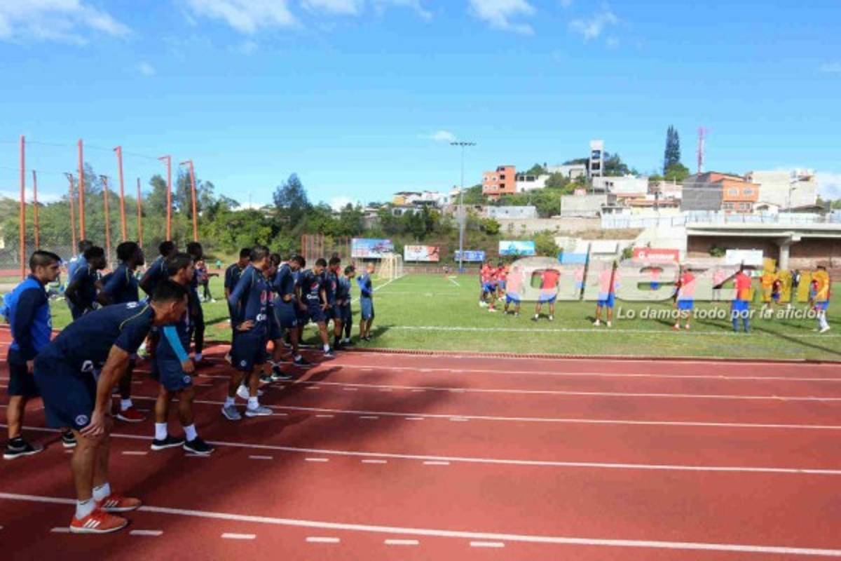 FOTOS: Diego Vázquez observó de reojo el entreno del Olimpia de Keosseián