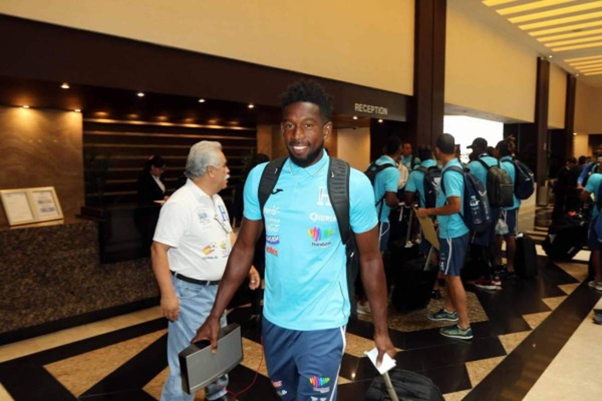 Aficionados arropan a Honduras a su llegada a Ciudad de México