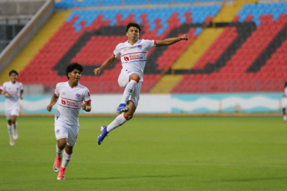 Imágenes: Olimpia celebró su título 11 en reservas y una leyenda los acompañó