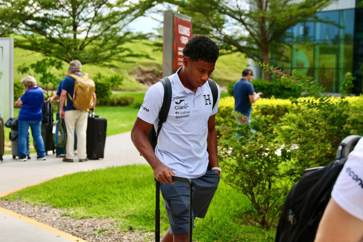 Caras tristes y no hablaron con la prensa: así fue la llegada de Honduras a Palmerola