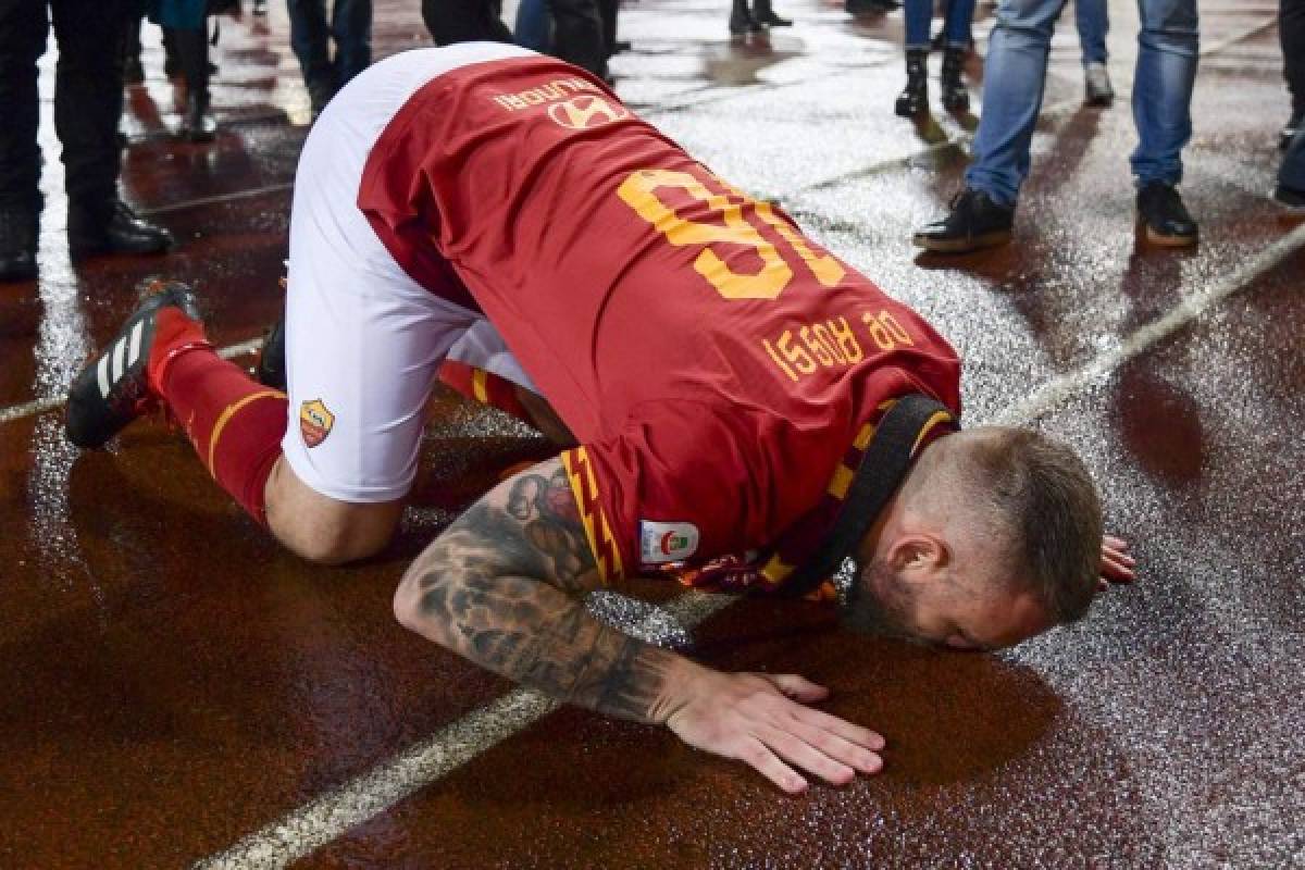 Emotivo: Totti llora tras el adiós de De Rossi en la Roma y así fue su despedida