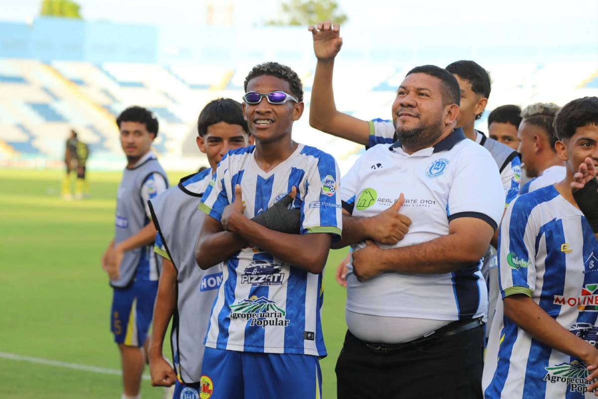 ¡La Ceiba de fiesta! Victoria celebró por lo alto, fichaje del Olimpia presente y exmundialista llegó a la final de Reservas
