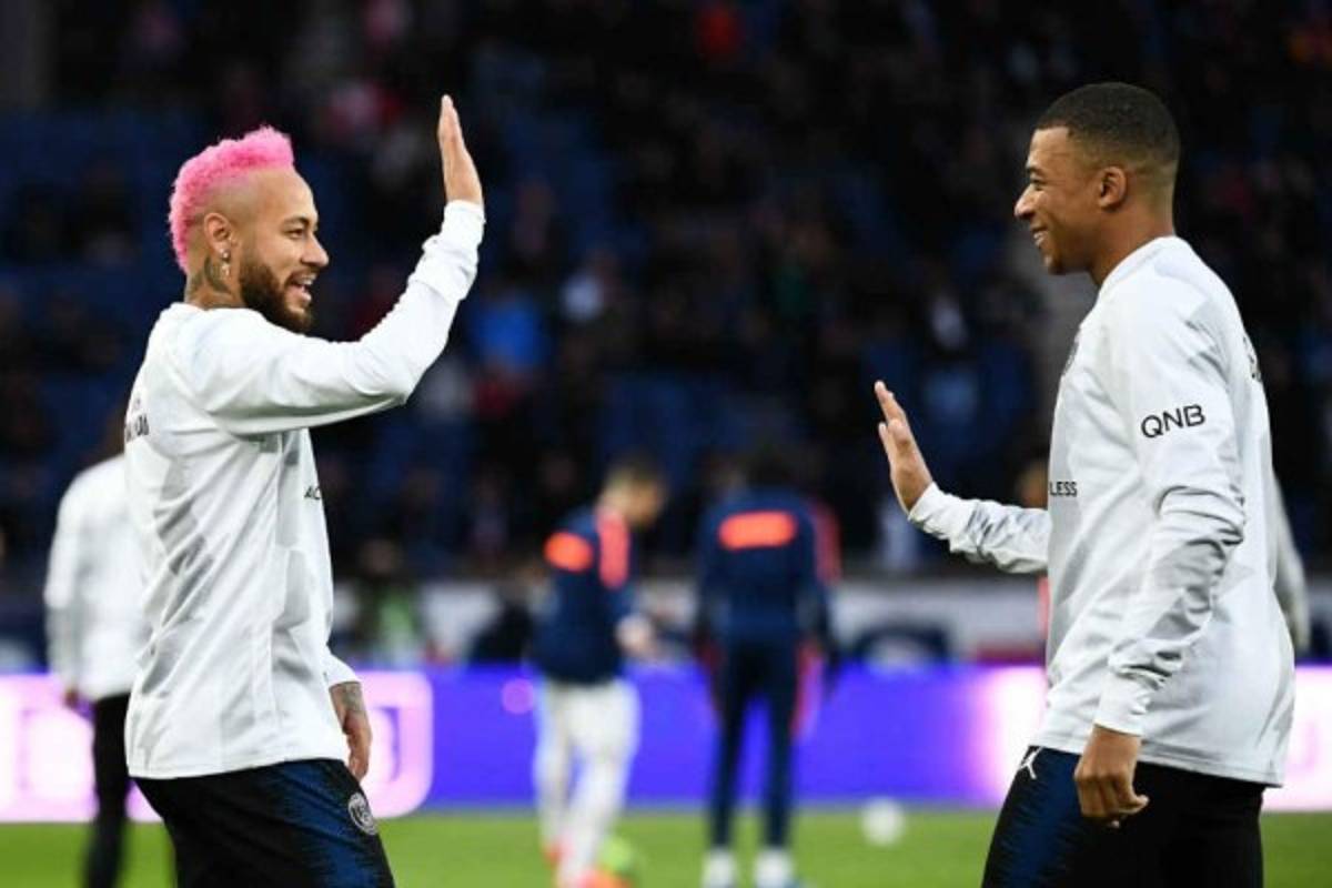 Neymar estrena extravagante 'look' y le rinde homenaje a Kobe Bryant en partido del PSG
