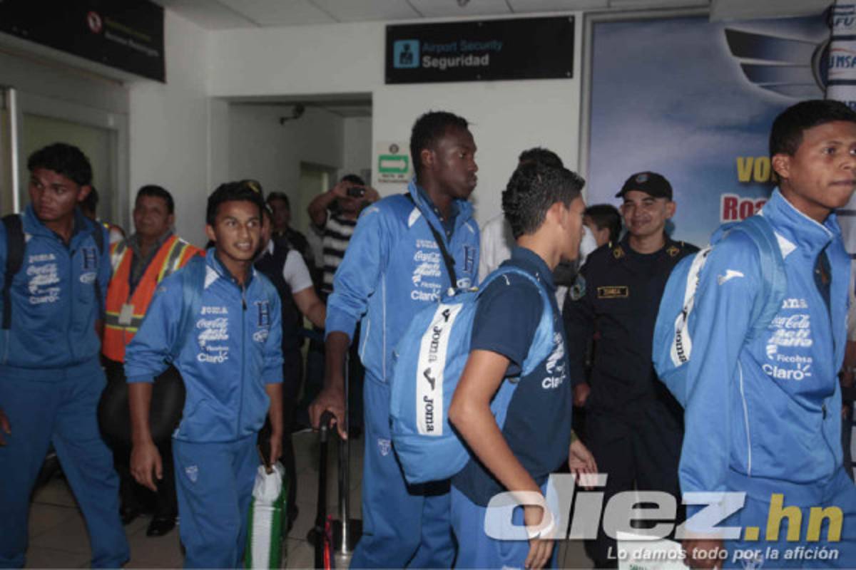 Sub-17 de Honduras, recibida como héroes.