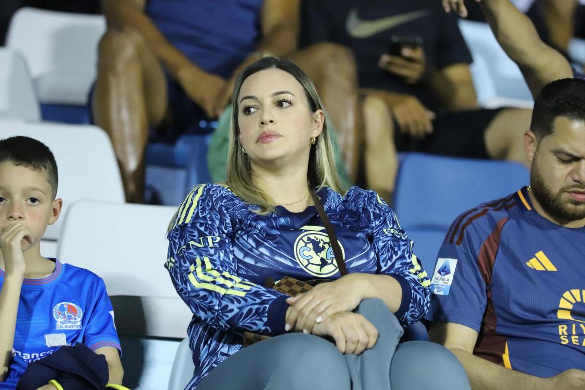 ¿Quién es la guapa colocha que robó suspiros en La Ceiba? La belleza y las familias coparon el duelo Victoria vs Olimpia