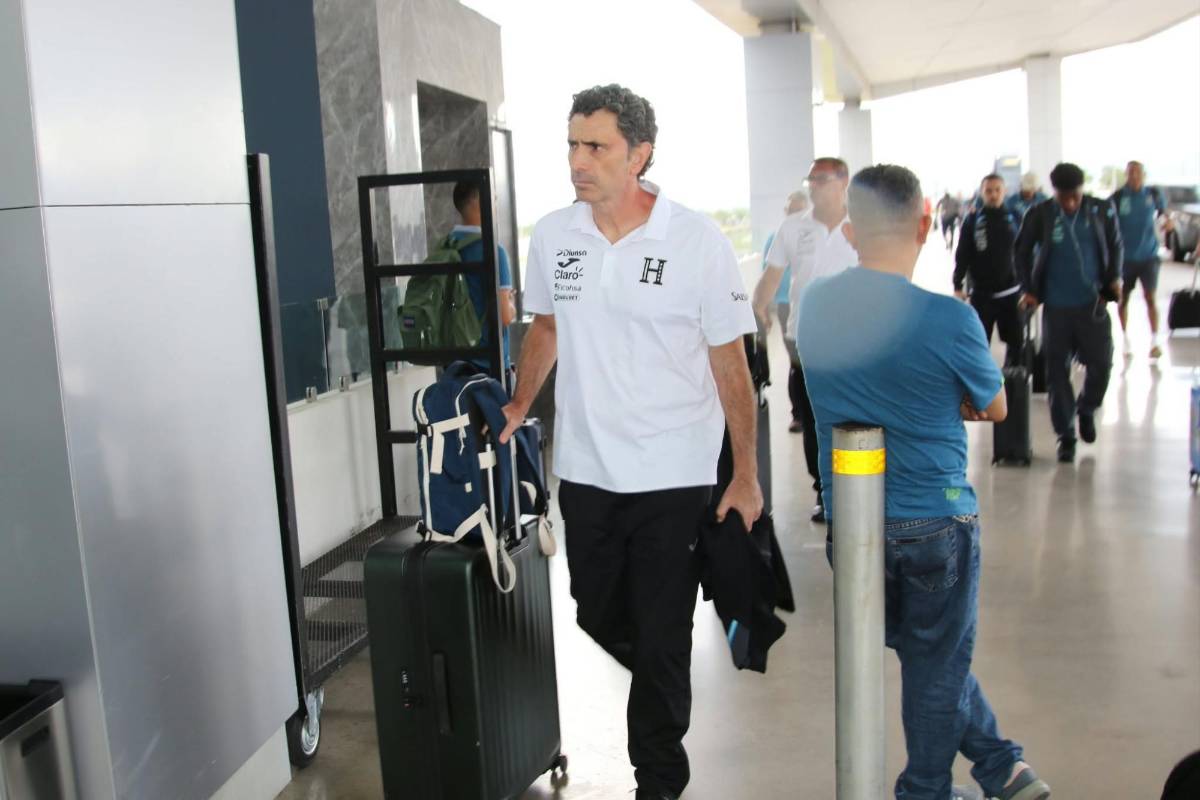 El relax de Kervin y Dereck, la duda de Molina y rostros serios: así viajó Honduras a Jamaica