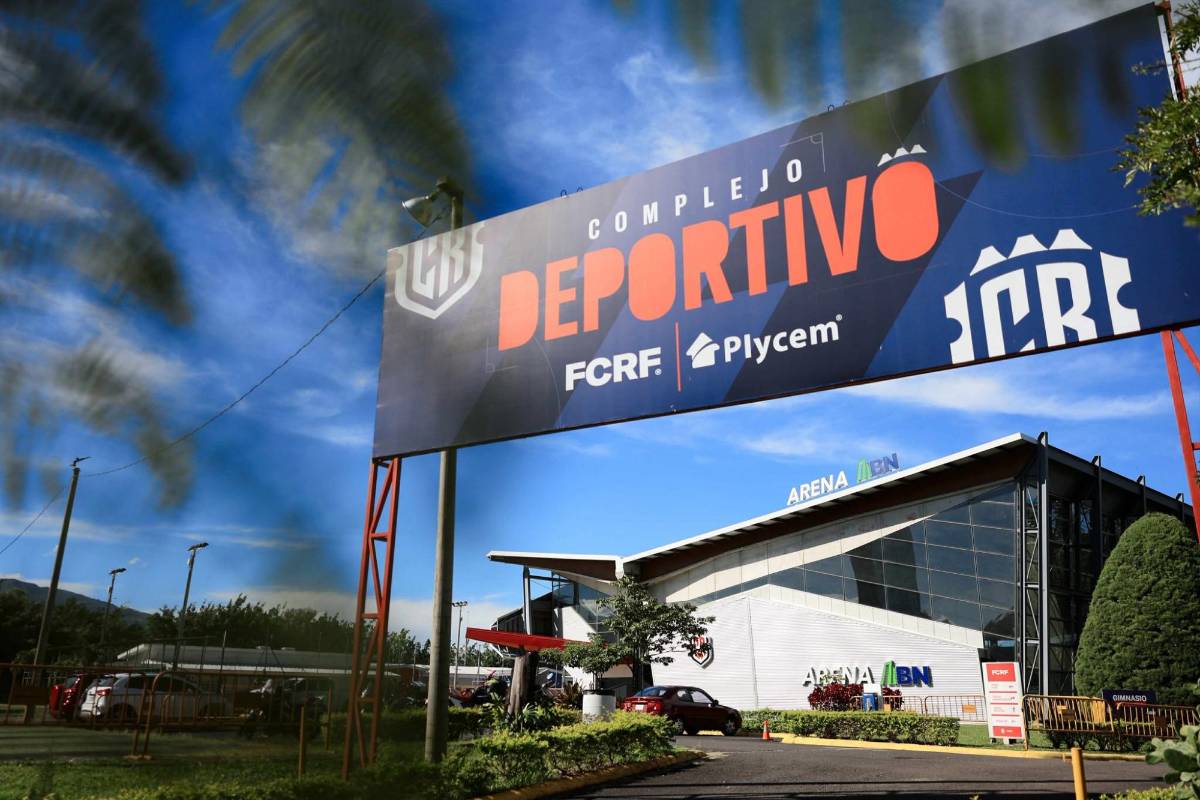 Entre bromas y risas; futbolista lastimado: así fue el último entreno de Costa Rica previo a la batalla ante Honduras