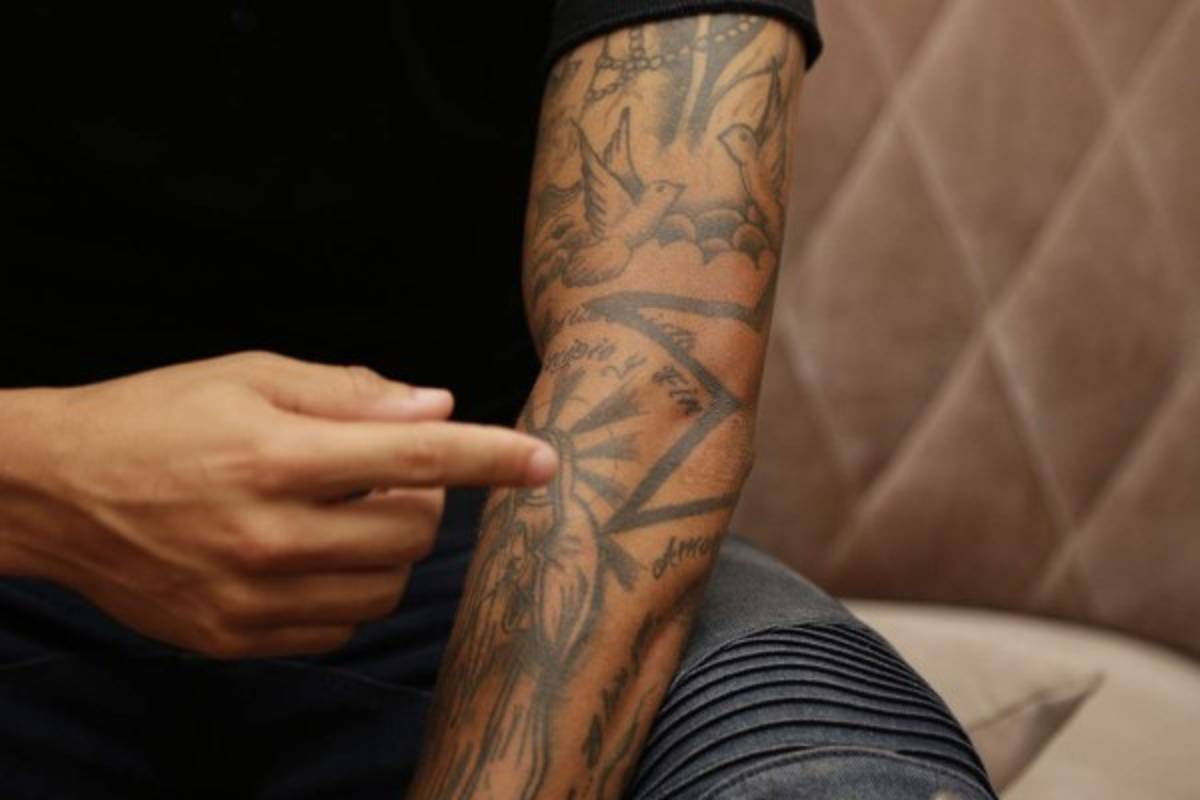 Arnold Peralta se inspiró en el exmadridista 'Guti' para hacerse tatuajes