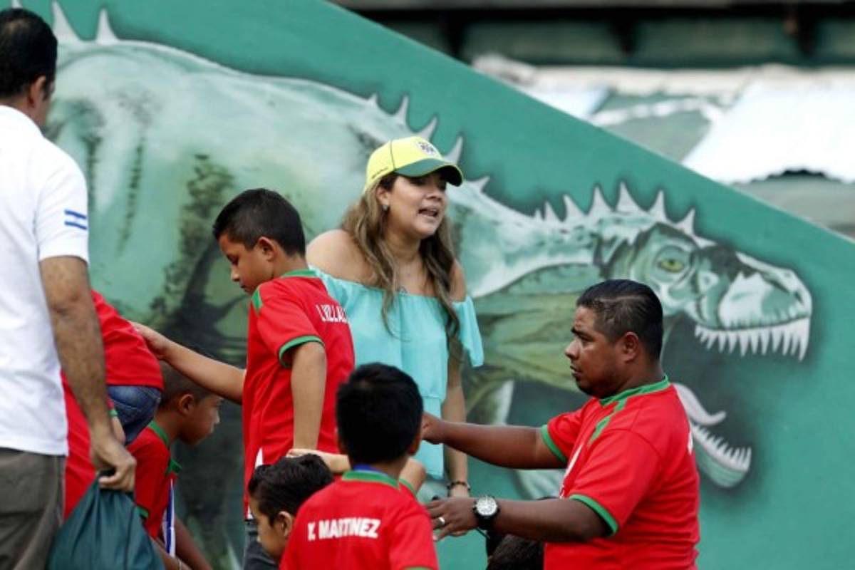 El clásico sampedrano se llena de niñas lindas en el Yankel Rosenthal