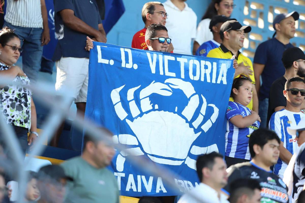 ¡La Ceiba de fiesta! Victoria celebró por lo alto, fichaje del Olimpia presente y exmundialista llegó a la final de Reservas