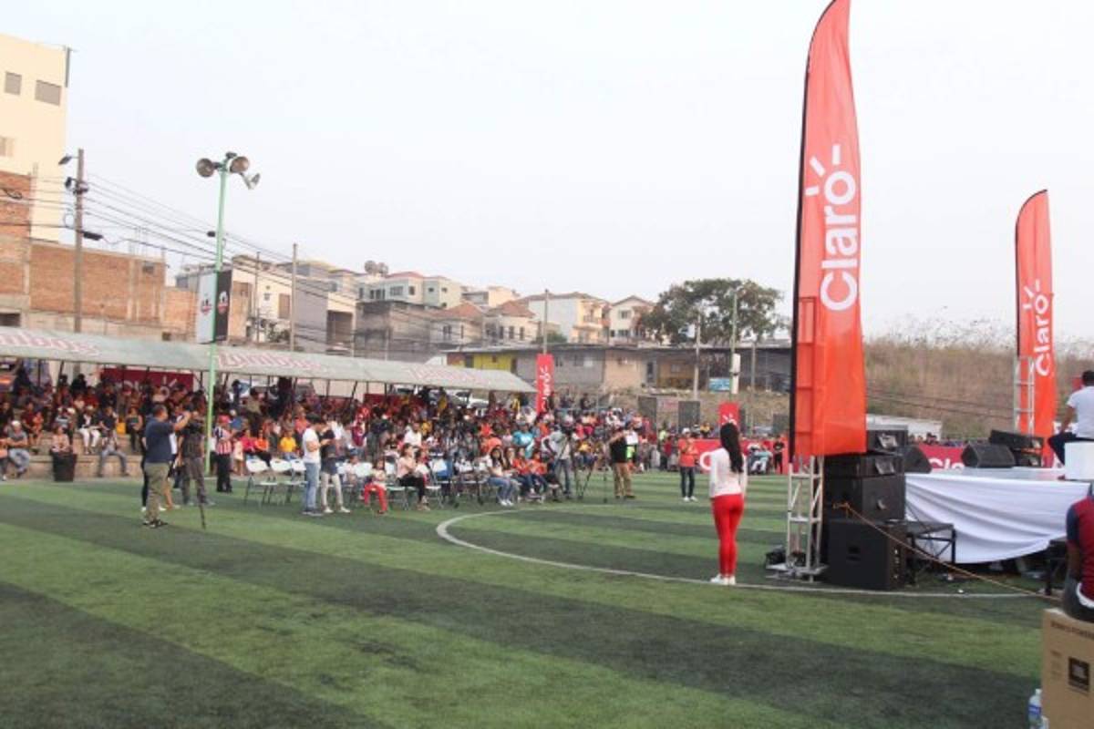 Ambientazo y mucha belleza: Claro inaugura uno de los torneos más esperados en Honduras
