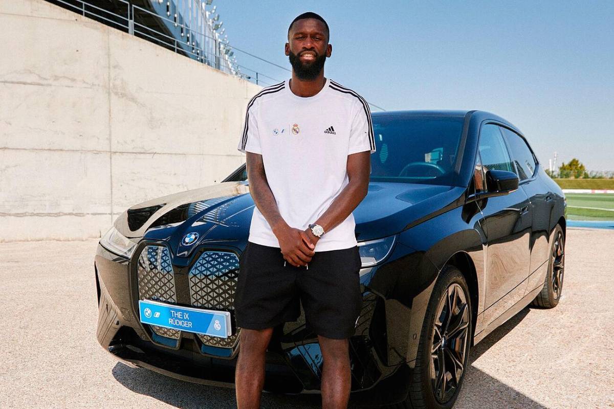 Bellingham eligió el auto más caro: Así son los BMW que escogieron los jugadores del Real Madrid