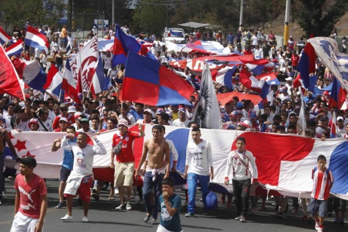 Las mejores imágenes de ambiente del clásico Motagua-Olimpia