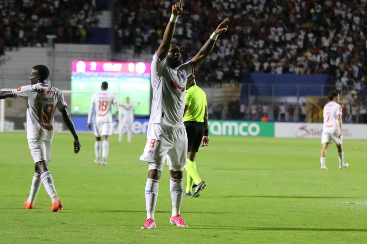 Olimpia celebra en la cara del Saprissa, jugador preocupa y mensaje de la Ultra Fiel