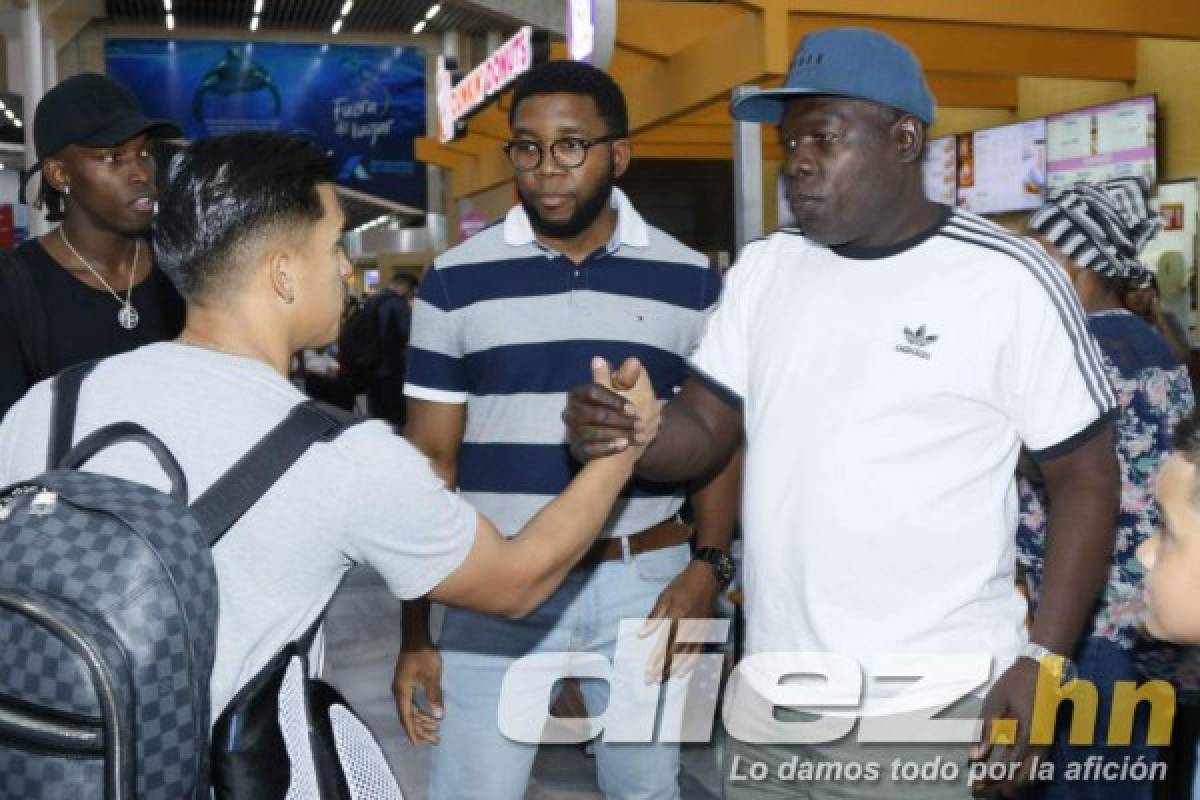 Con una visita sorpresiva: Emotiva despedida a Reinaldo Rueda, Elis y Chirinos en el aeropuerto