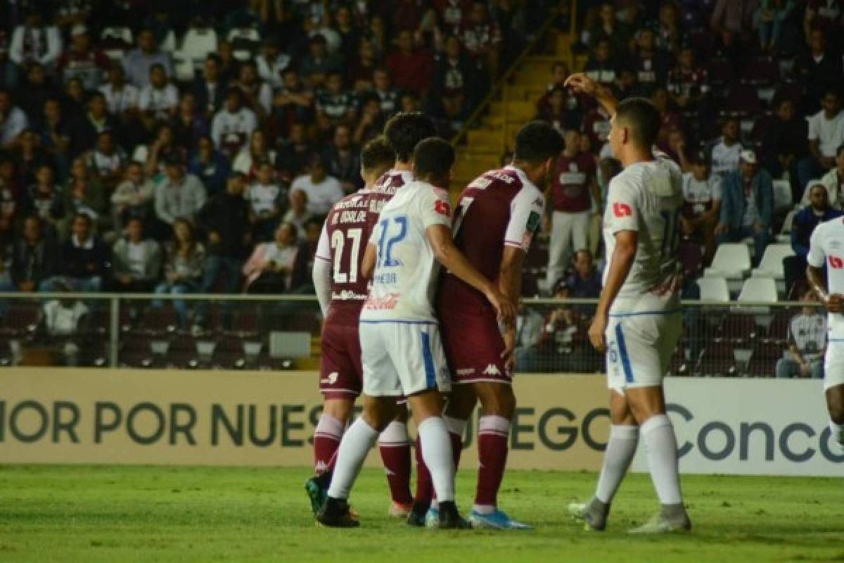 Llanto, dolor y silencio; las fotos que reflejan el desastre del Olimpia en Costa Rica