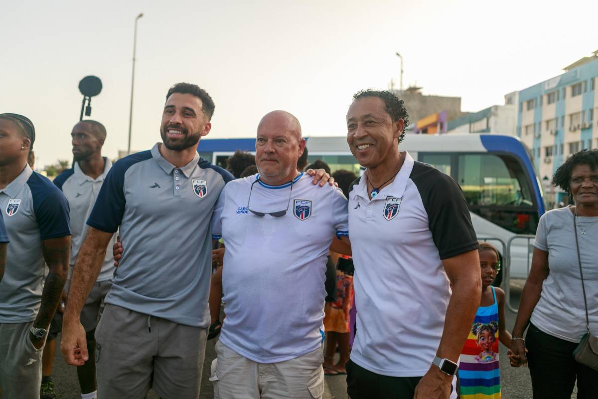 Cabo Verde visitó los mercados y la locura tras clasificar al primer Mundial de su historia: ¡festejaron como el Real Madrid!