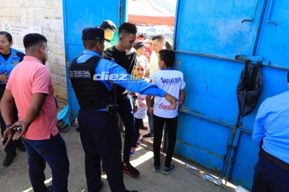 Fotos: Olimpia visita Danlí y provoca locura y llenazo en el Estadio Marcelo Tinoco