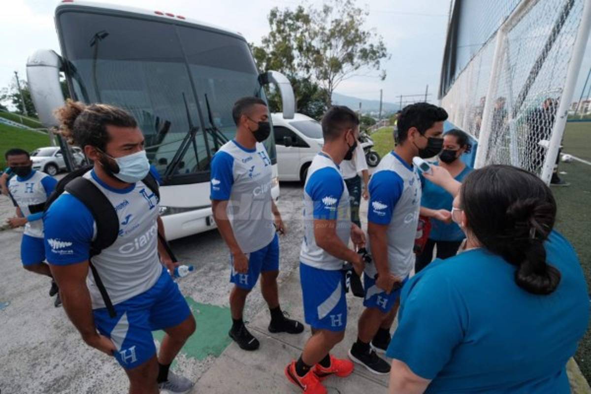 Choco Lozano listo, Alex López es baja y El Salvador tiembla cuando Honduras llega al Cuscatlán
